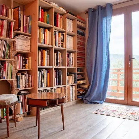 Mas La Marchette Bed & Breakfast *