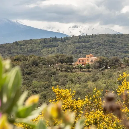 Mas La Marchette Bed and Breakfast Oms