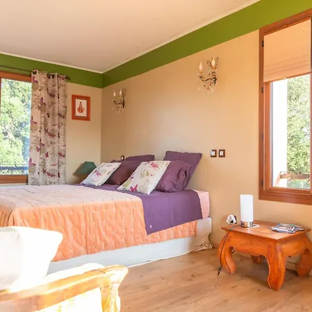 Mas La Marchette לינה וארוחת בוקר *