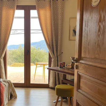 לינה וארוחת בוקר Mas La Marchette