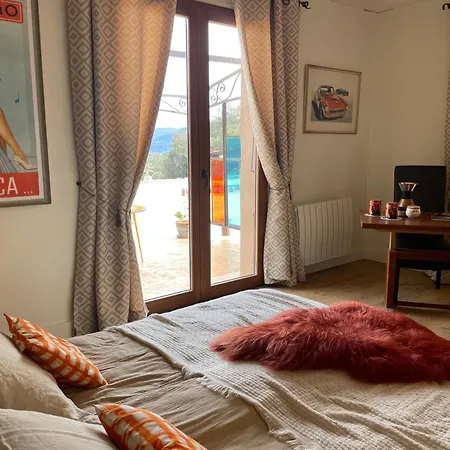 לינה וארוחת בוקר Mas La Marchette *