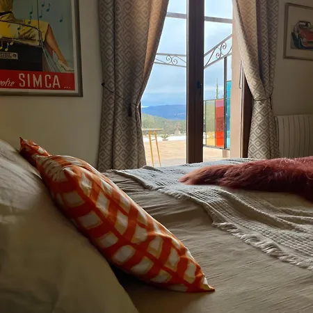 לינה וארוחת בוקר Mas La Marchette *