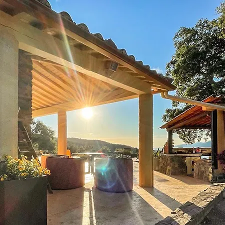 לינה וארוחת בוקר Mas La Marchette *