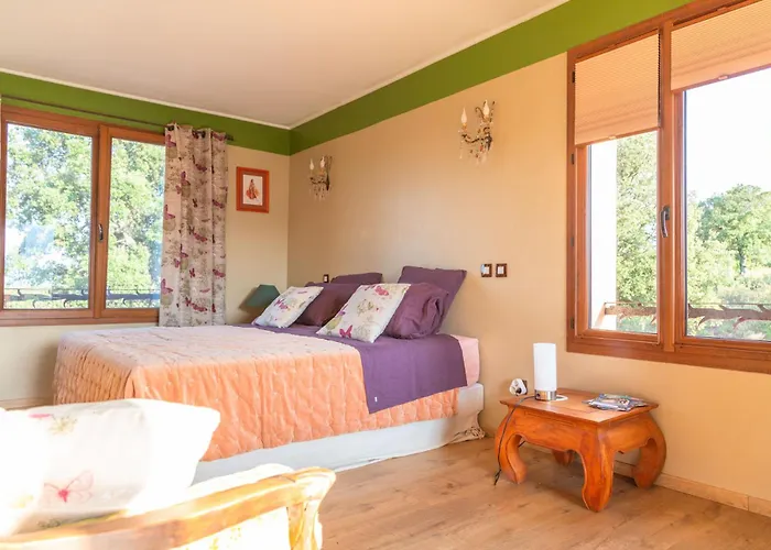 Mas La Marchette Bed & Breakfast *