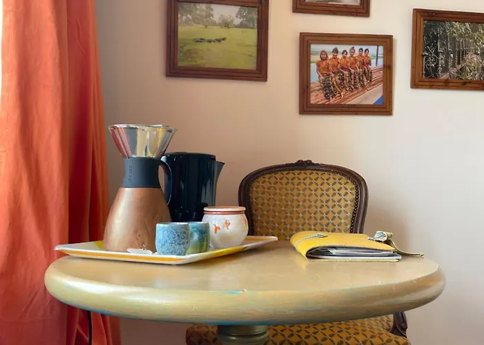 Mas La Marchette Bed & Breakfast Oms
